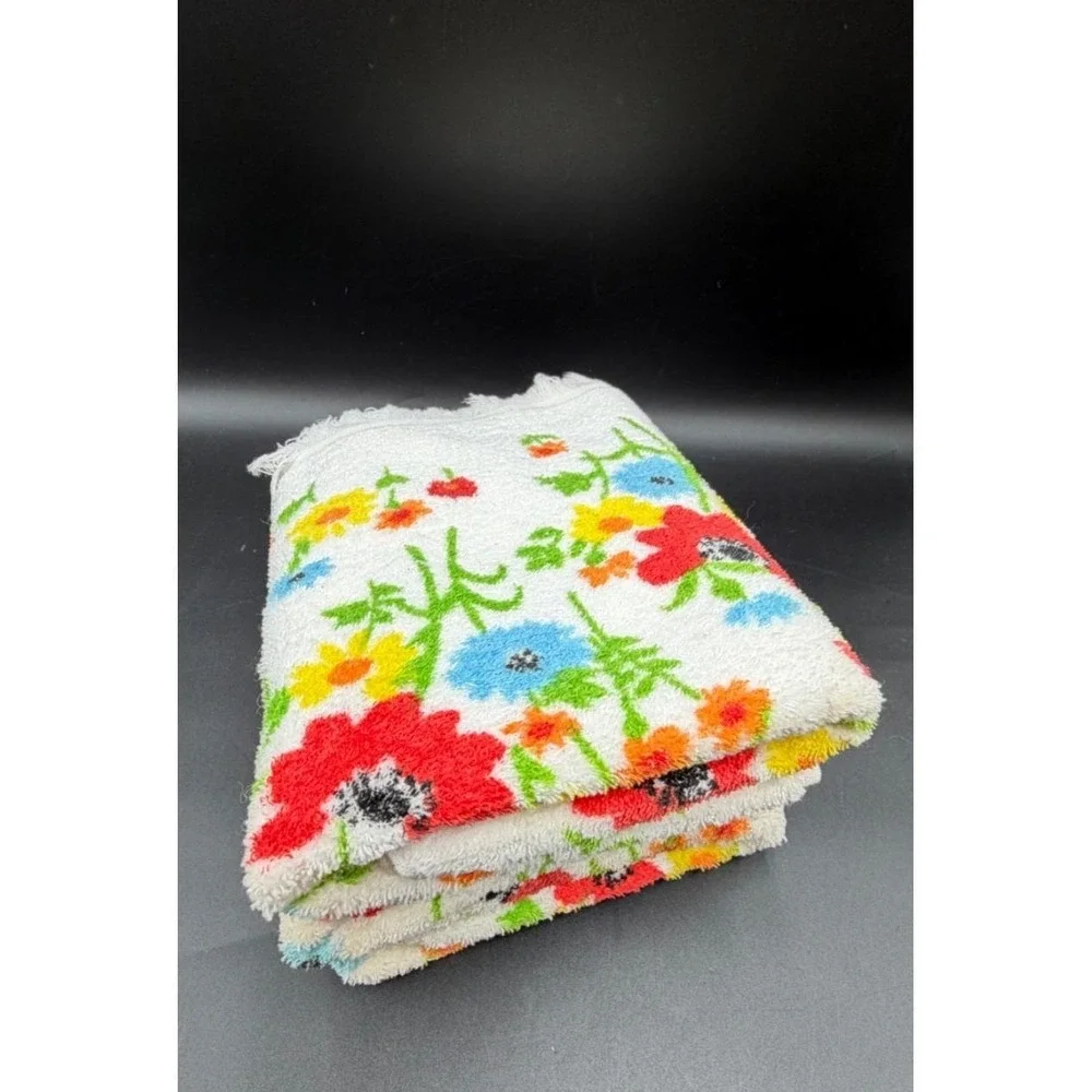 Vintage Dundee Bath Towels (3) Vibrant Floral Grandma Core Granny Cottage Core